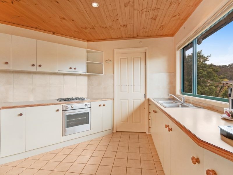 11 Stewart Brougham Close, Lisarow NSW 2250