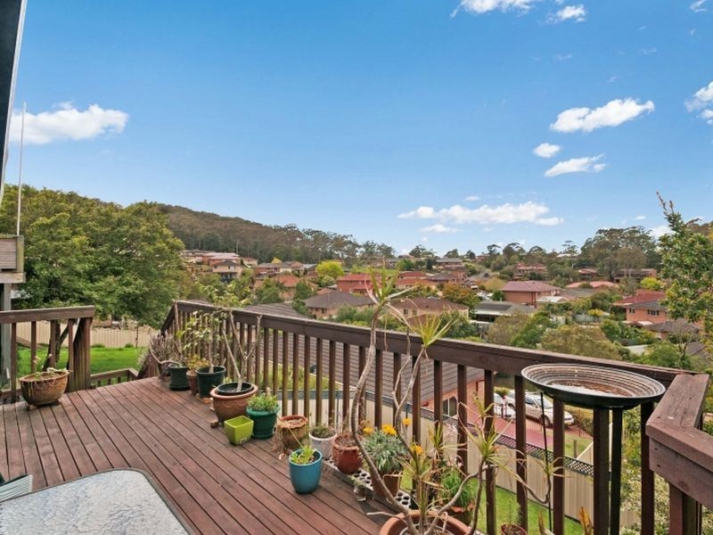 11 Stewart Brougham Close, Lisarow NSW 2250