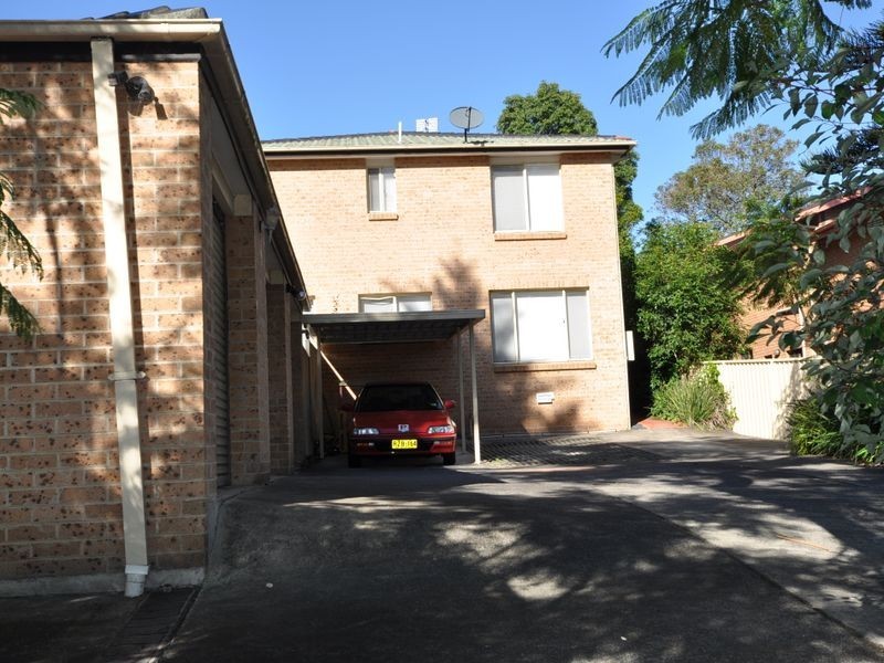 2/16 Creighton Lane, Point Frederick NSW 2250