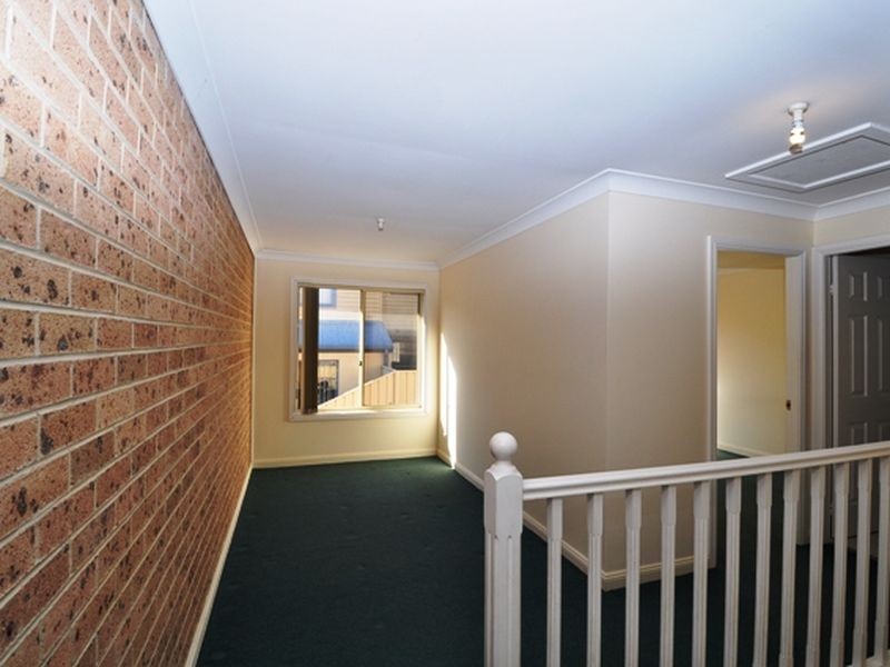 2/16 Creighton Lane, Point Frederick NSW 2250