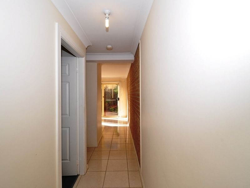 2/16 Creighton Lane, Point Frederick NSW 2250
