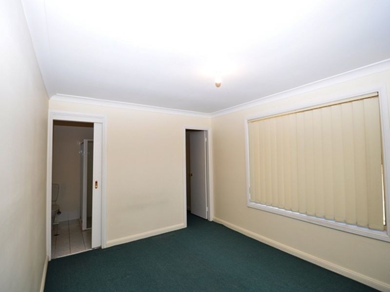 2/16 Creighton Lane, Point Frederick NSW 2250
