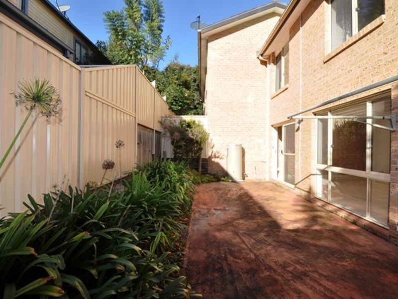 2/16 Creighton Lane, Point Frederick NSW 2250