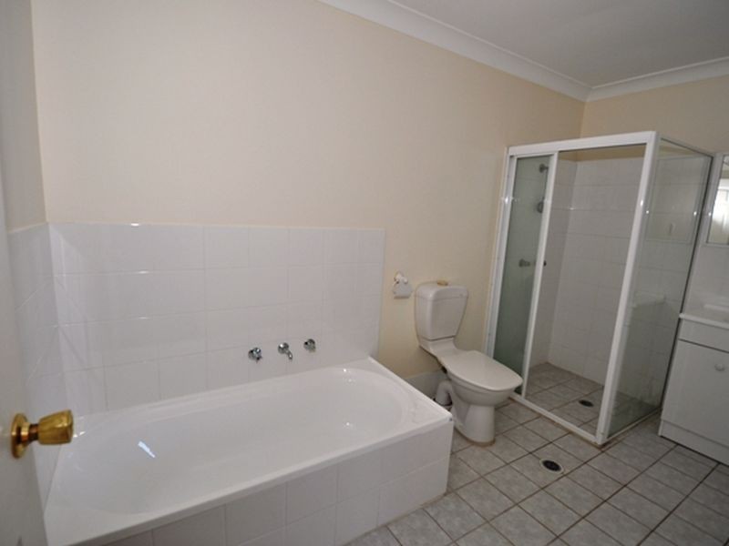 2/16 Creighton Lane, Point Frederick NSW 2250