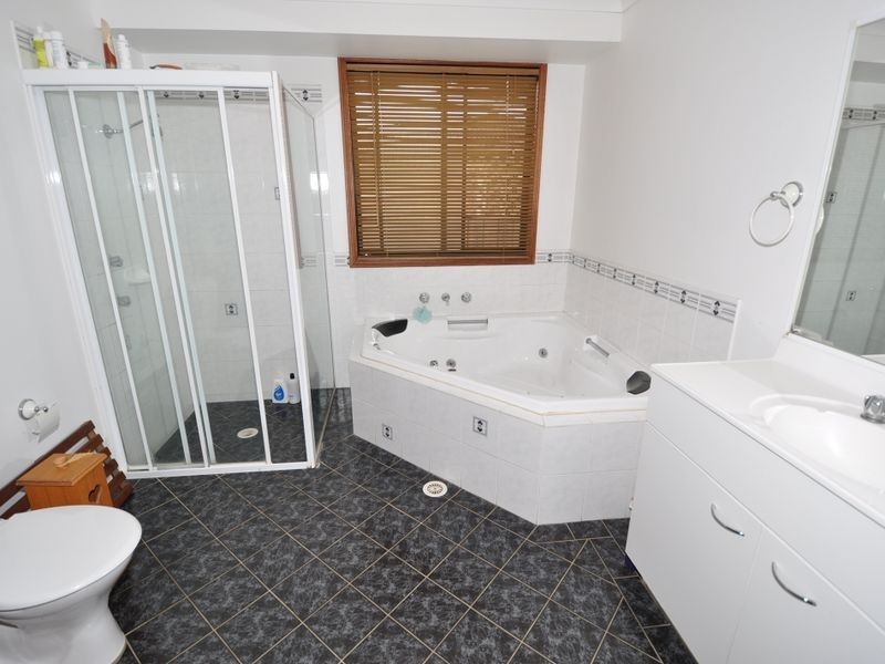 16 Dog Trap Road, Ourimbah NSW 2258