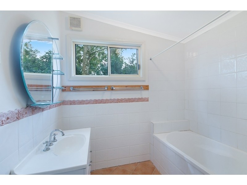 1 Reservoir Road, Ourimbah NSW 2258