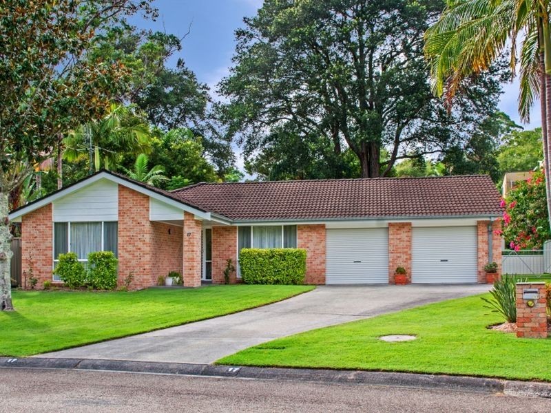 17 Donna Close, Lisarow NSW 2250