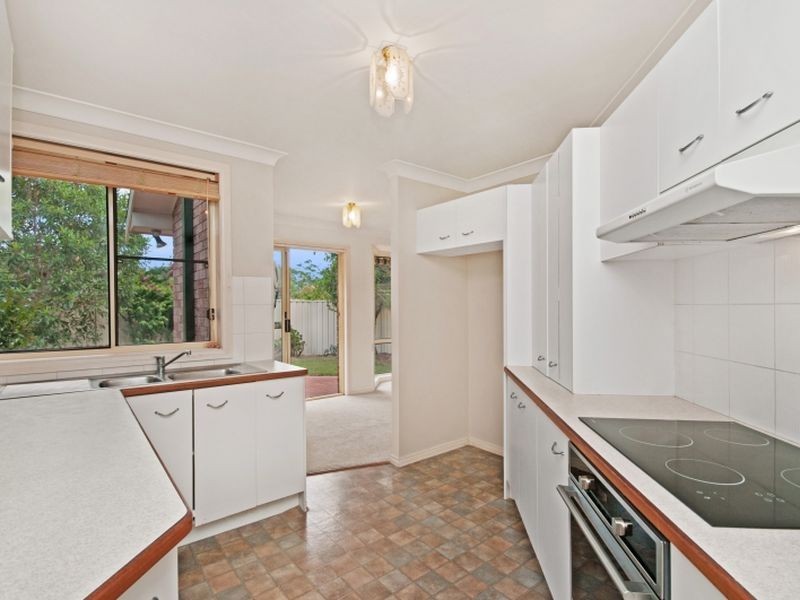 2/15 Ashburn Close, Lisarow NSW 2250