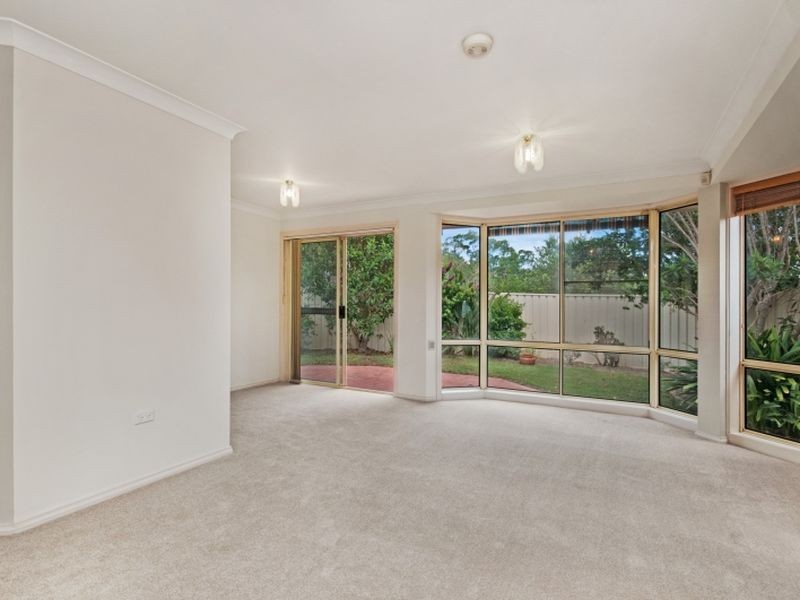 2/15 Ashburn Close, Lisarow NSW 2250