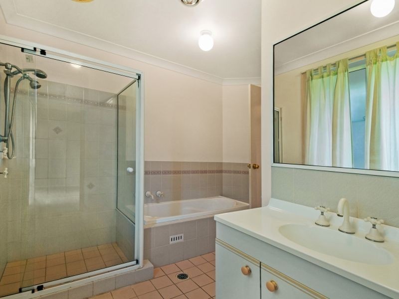 2/15 Ashburn Close, Lisarow NSW 2250