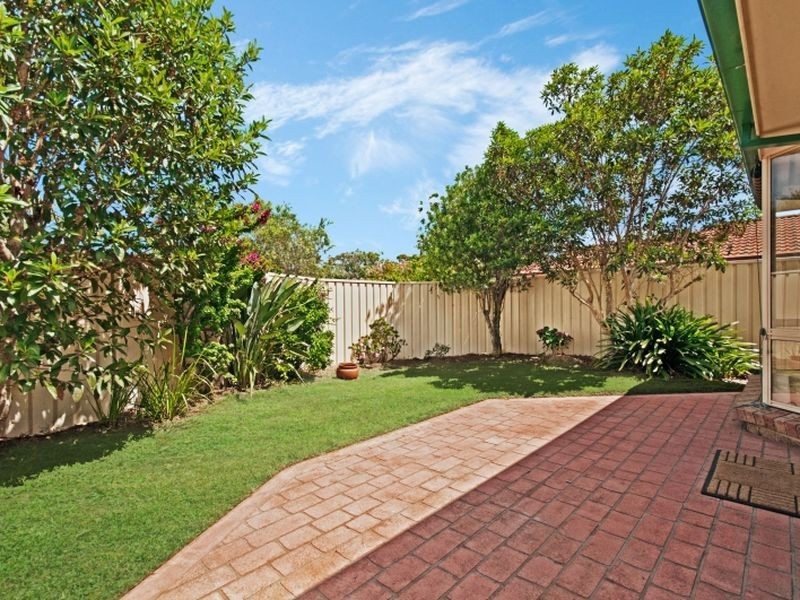 2/15 Ashburn Close, Lisarow NSW 2250