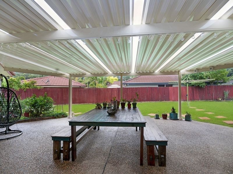 17 Ashburn Close, Lisarow NSW 2250