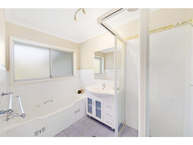 20 Greenslope Drive, Green Point NSW 2251