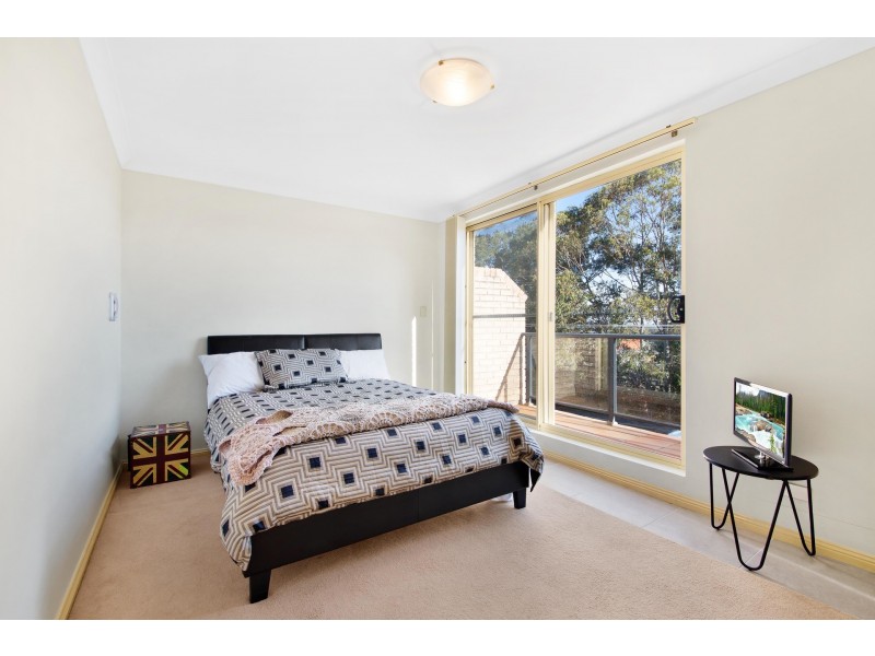 2/92 John Whiteway Dr-Access Via Henry Parry, Gosford NSW 2250