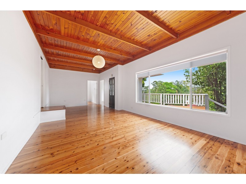 17 Orange Parade, Wyoming NSW 2250