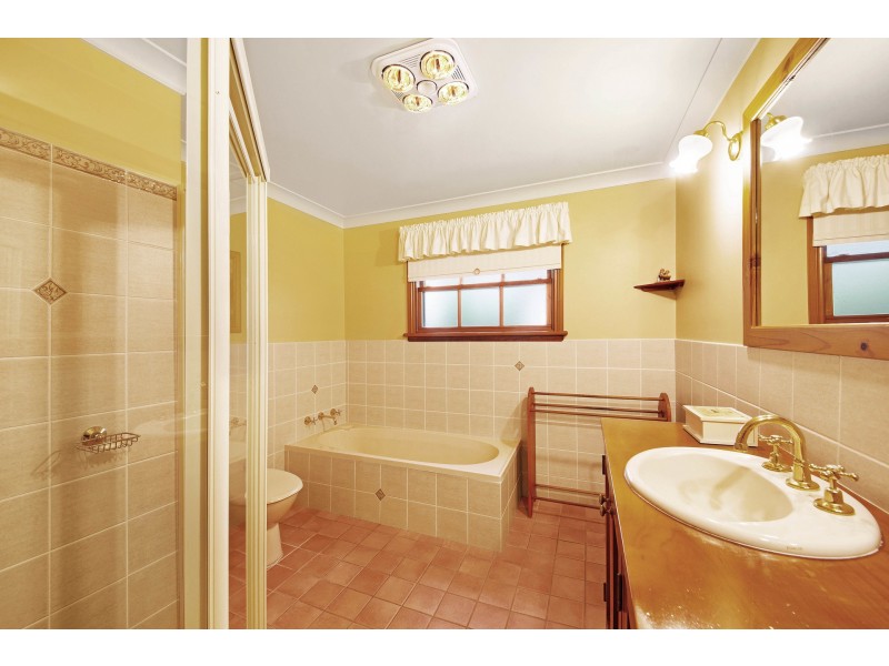 38 Pineridge Close, Lisarow NSW 2250