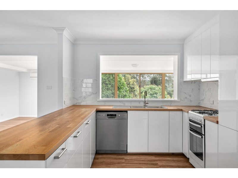 6 Ashburn Close, Lisarow NSW 2250