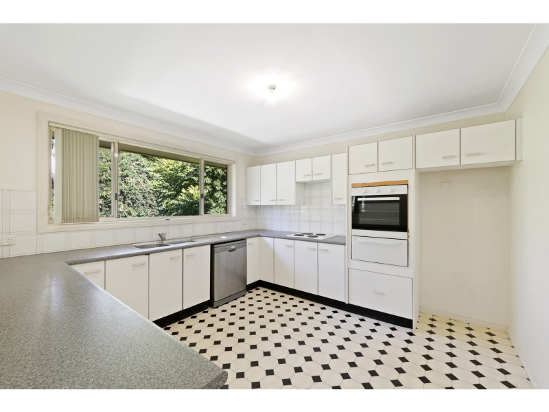 8 Pemberton Boulevard, Lisarow NSW 2250