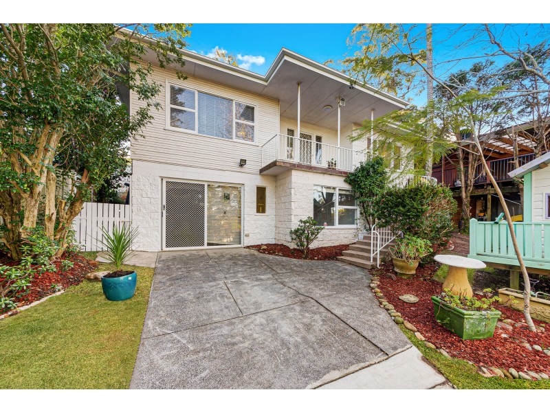 4 Sunset Street, Wyoming NSW 2250