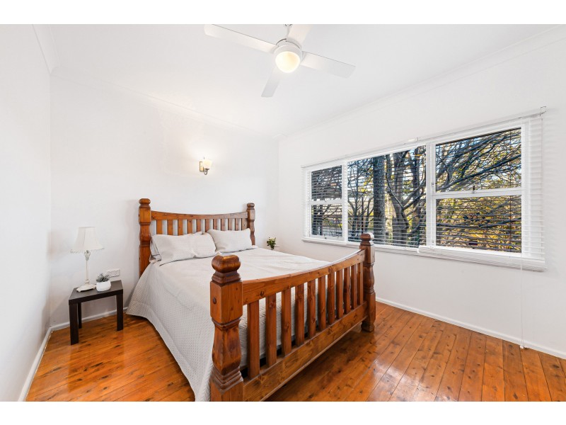 4 Sunset Street, Wyoming NSW 2250