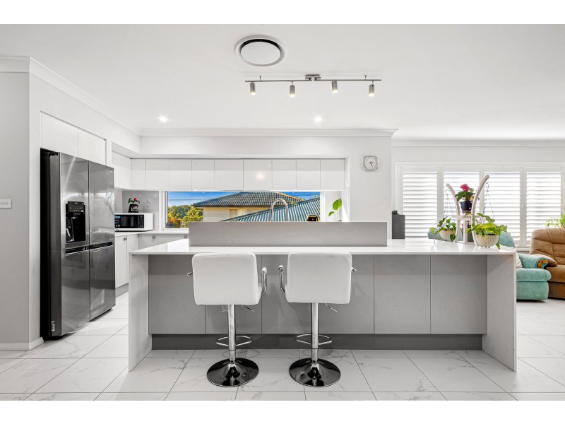 2/72 Newling Street, Lisarow NSW 2250