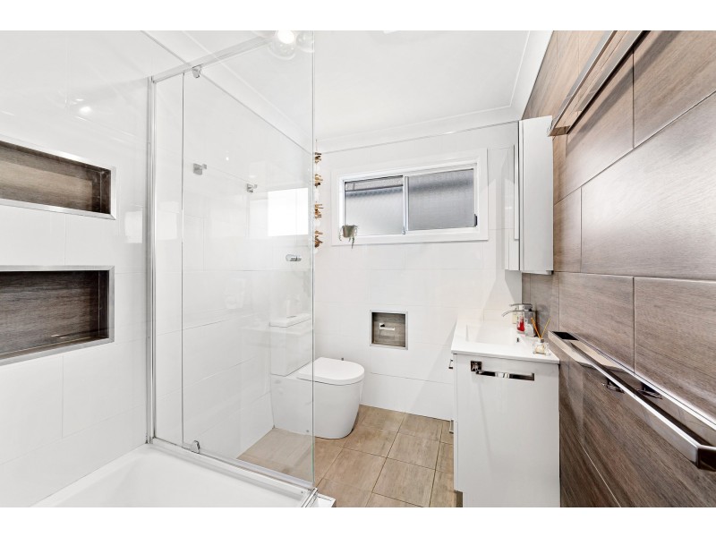 26 Warwick Avenue, Mannering Park NSW 2259