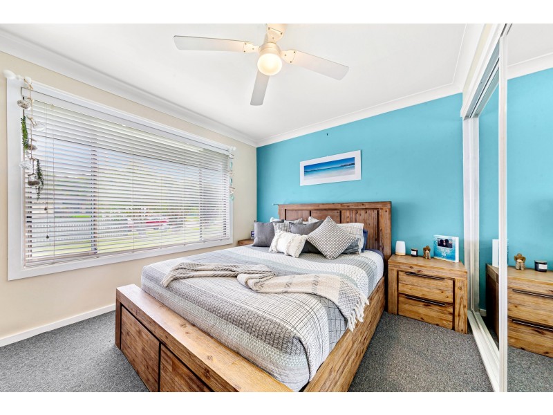 26 Warwick Avenue, Mannering Park NSW 2259