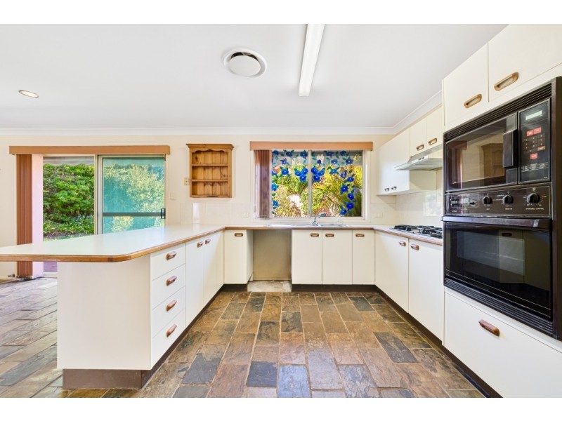 25 Donna Close, Lisarow NSW 2250