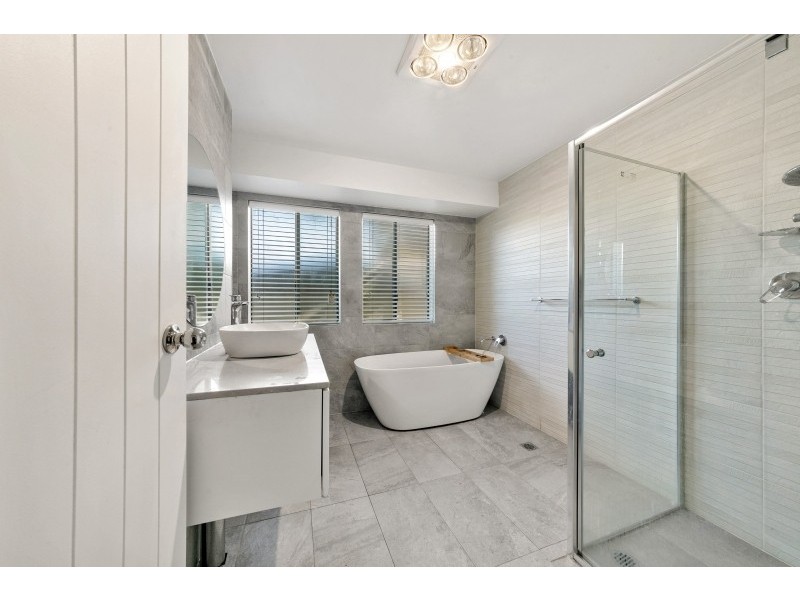 5 Fuchsia Street, Wyoming NSW 2250