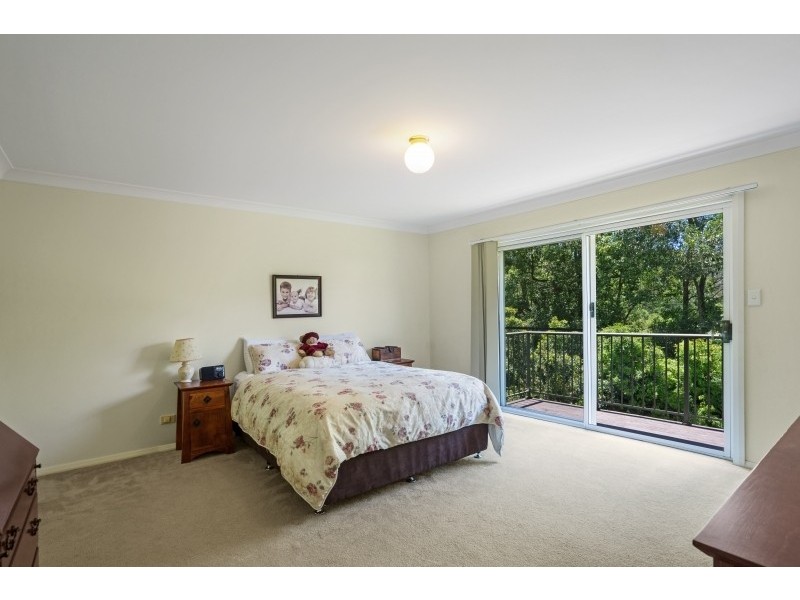 33 The Valley Way, Lisarow NSW 2250