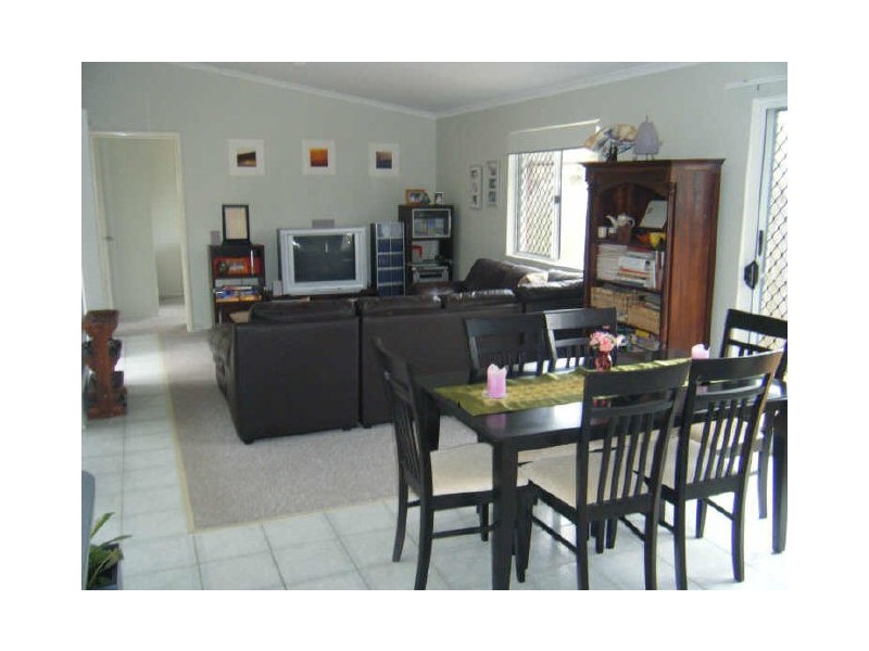 2/6 Amanda Avenue, Marcoola QLD 4564