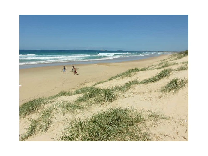 1/32 Suncoast Beach Drive, Mount Coolum QLD 4573