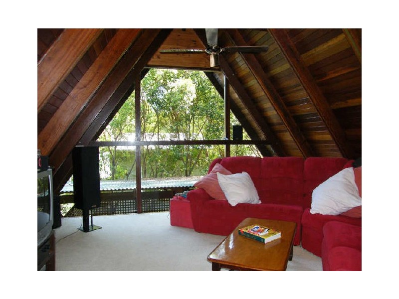 2 Lagoda Dr, Mount Coolum QLD 4573