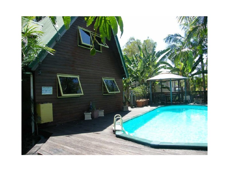 2 Lagoda Dr, Mount Coolum QLD 4573