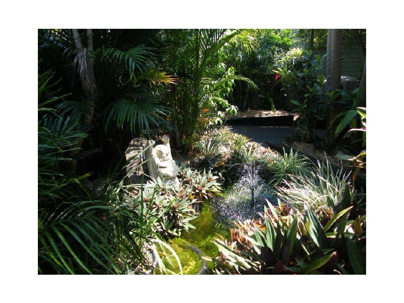 2 Lagoda Dr, Mount Coolum QLD 4573