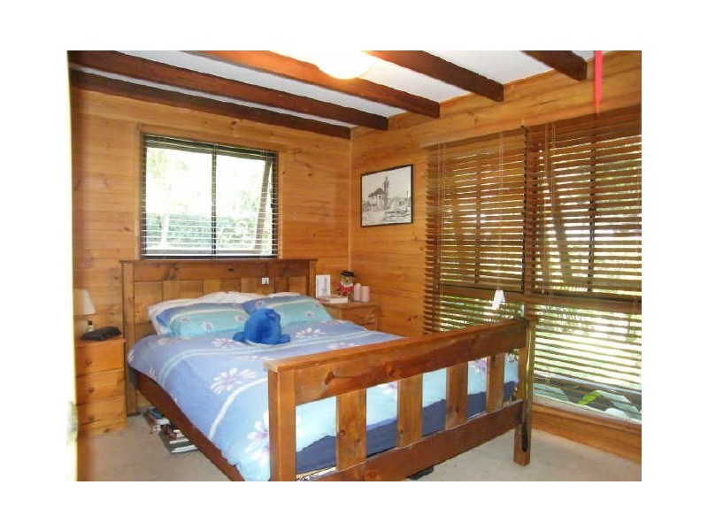 2 Lagoda Dr, Mount Coolum QLD 4573