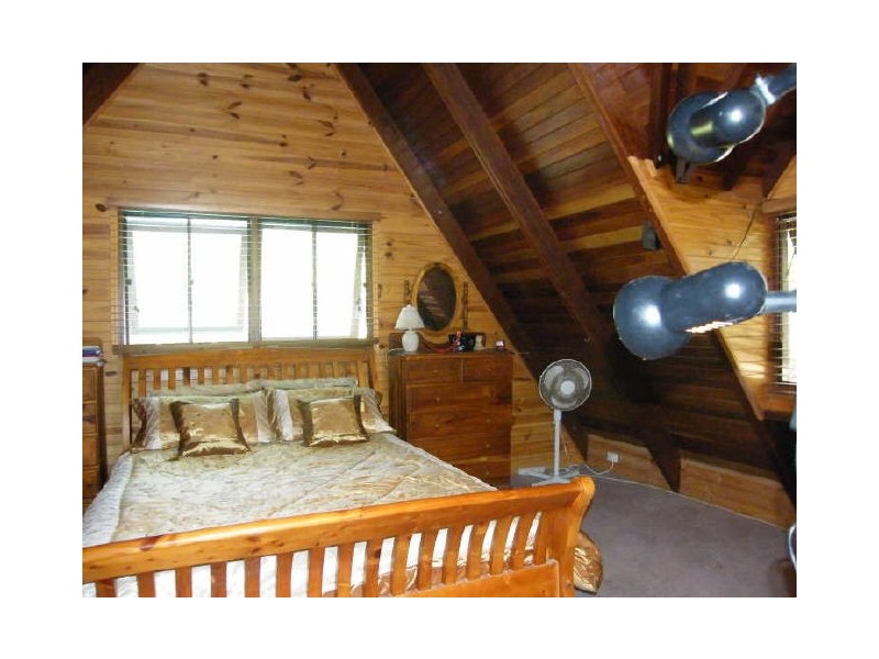 2 Lagoda Dr, Mount Coolum QLD 4573