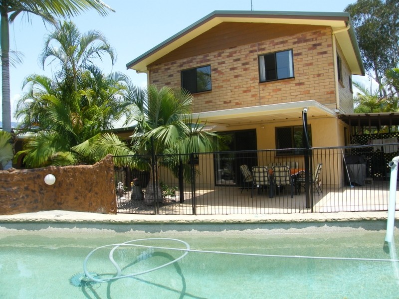 5 Gweneth Rd, Weyba Downs QLD 4562