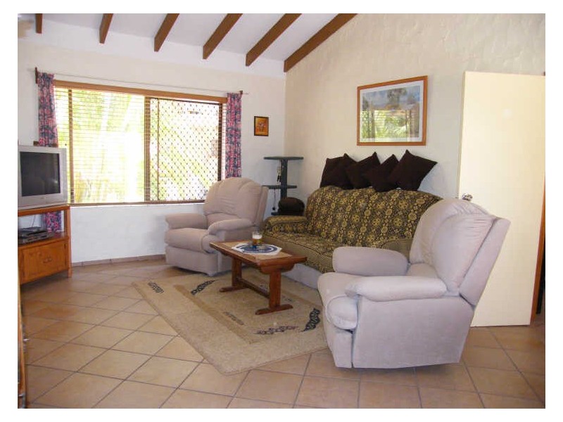 5 Gweneth Rd, Weyba Downs QLD 4562