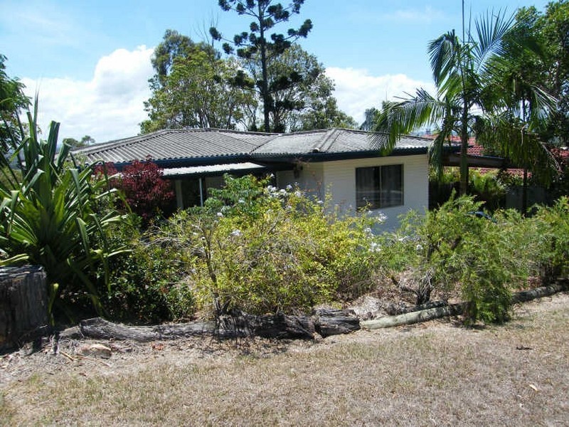 90 Centenary Heights Rd, Coolum Beach QLD 4573