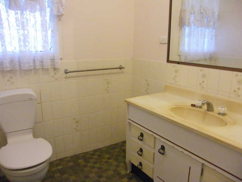 90 Centenary Heights Rd, Coolum Beach QLD 4573