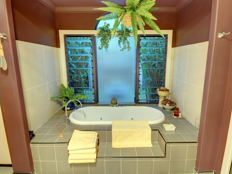 186 Ocean Vista Drive, Maroochy River QLD 4561