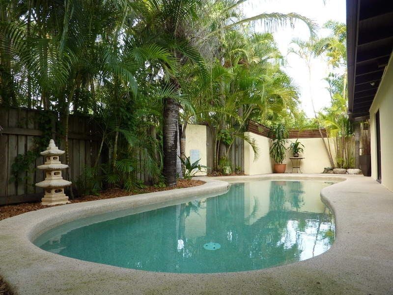 2 Jeenon Street, Coolum Beach QLD 4573