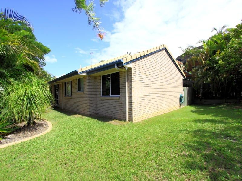 2 Beryl Tce, Mount Coolum QLD 4573