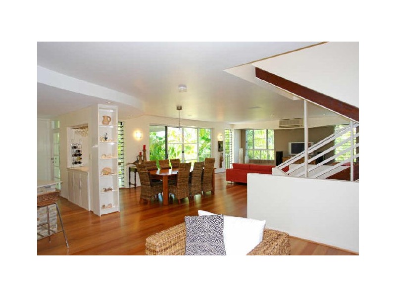 11 Sunrise Place, Blacks Beach QLD 4740