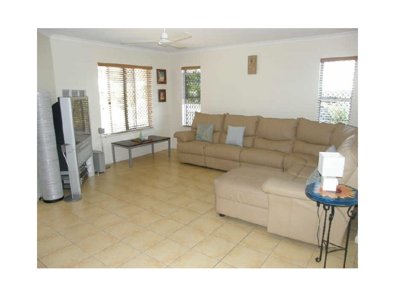 9 Seaspray Close, Shoal Point QLD 4750