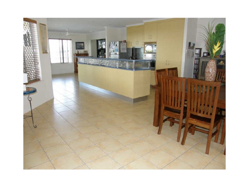 9 Seaspray Close, Shoal Point QLD 4750