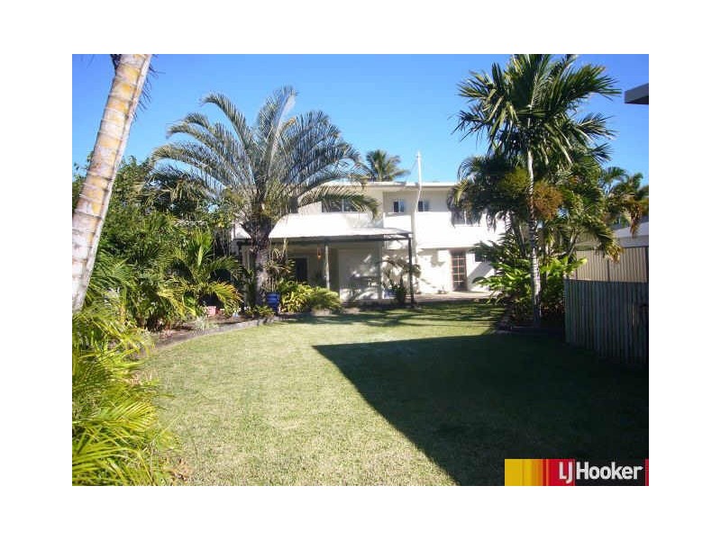 21 Brampton Ave, Bucasia QLD 4750