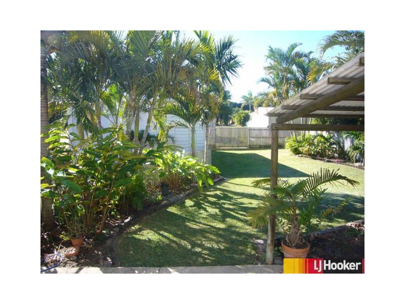 21 Brampton Ave, Bucasia QLD 4750