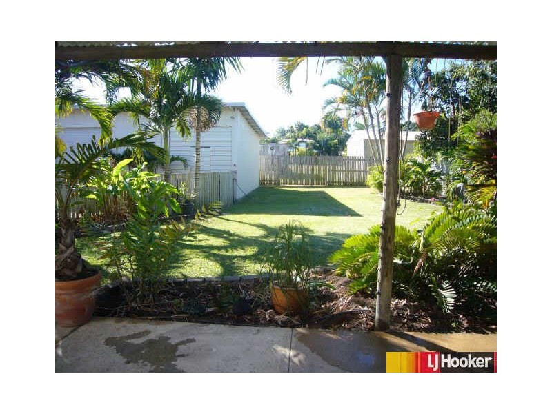 21 Brampton Ave, Bucasia QLD 4750